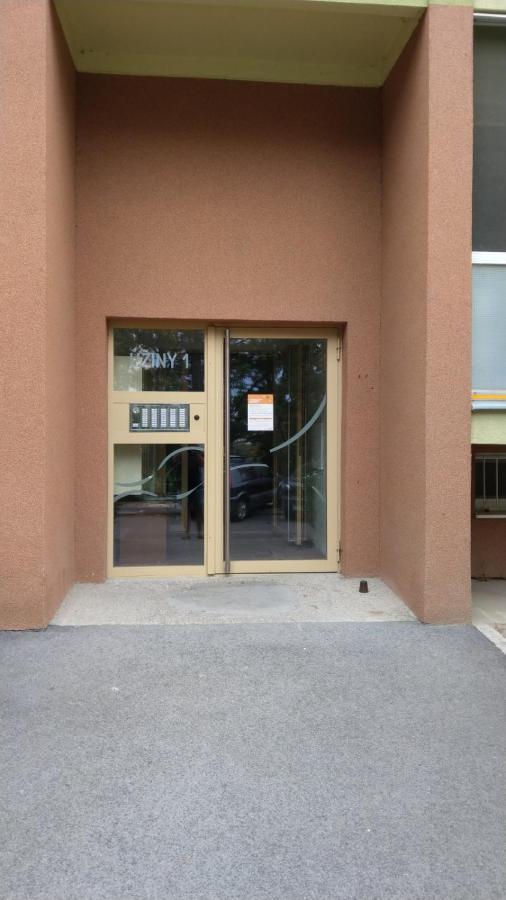 Marilyn Prijemny 3 Izbovy V Raci Apartment Raca